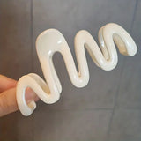 Wavy Claw Hair Clip